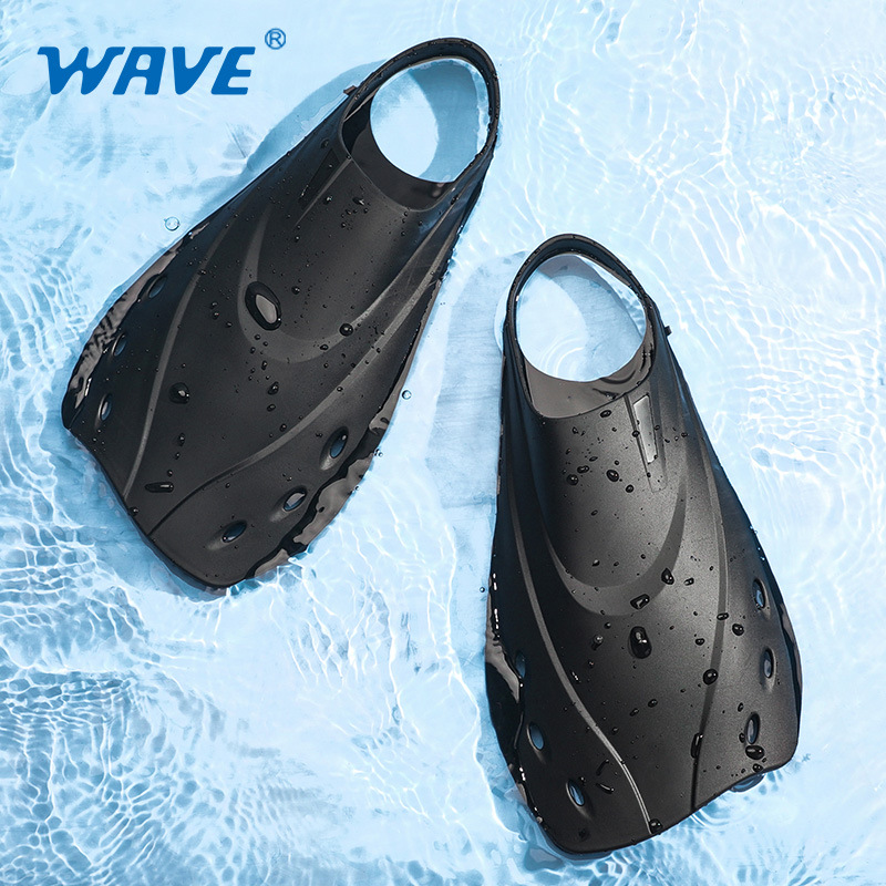 زعانف السباحة المموجة للبالغين - مراجعة Swim Fin Short Blade وسعره